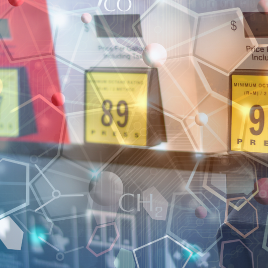 Berryman B‑12 Chemtool, base del producto mencionado, limpia eficazmente depósitos de barniz y mejora notablemente la operación de motores que presentaban inestabilidad, con resultados visibles al bajar códigos de fallo P03xx tras su uso